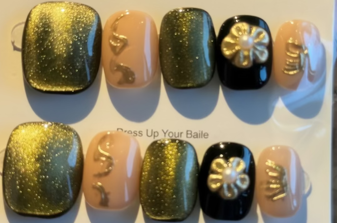 SALE! One of a kind Press-on nails